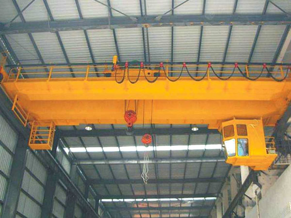 QD雙梁起重機(jī)使用期間這幾點(diǎn)要重視